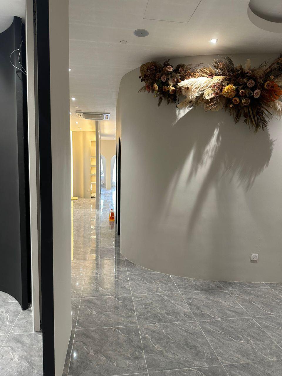 Ceiling and lighting detail Puchong beauty salon fit-out — ceiling and lighting detail